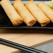 Pork Spring Rolls 鲜肉春卷 (4 Pcs)